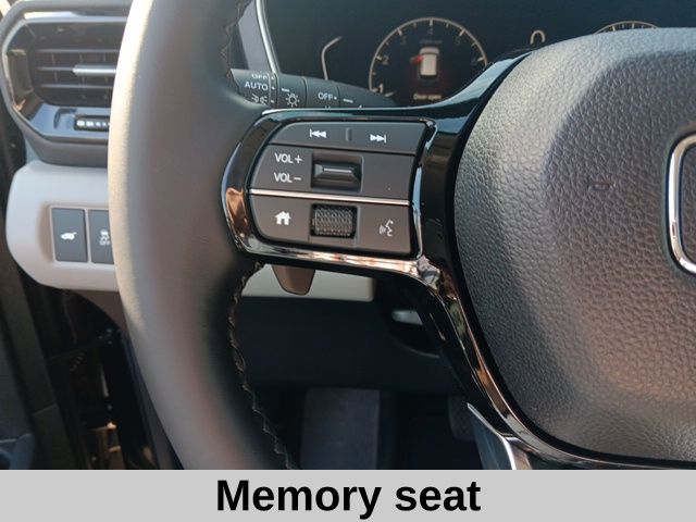 2025 Honda Pilot Touring photo 5