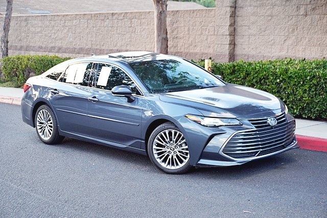 Used 2019 Gray Toyota XLE image 2