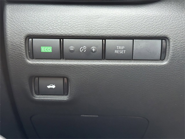 2025 Nissan Sentra SV photo 27