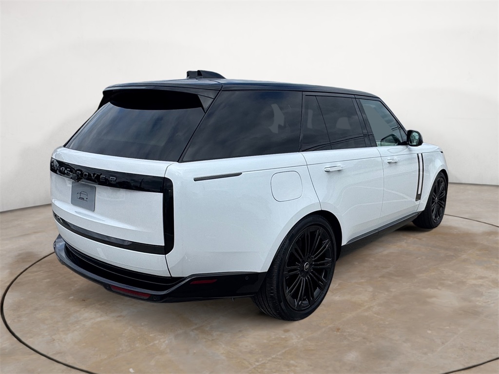 2025 Land Rover Range Rover SE photo 5