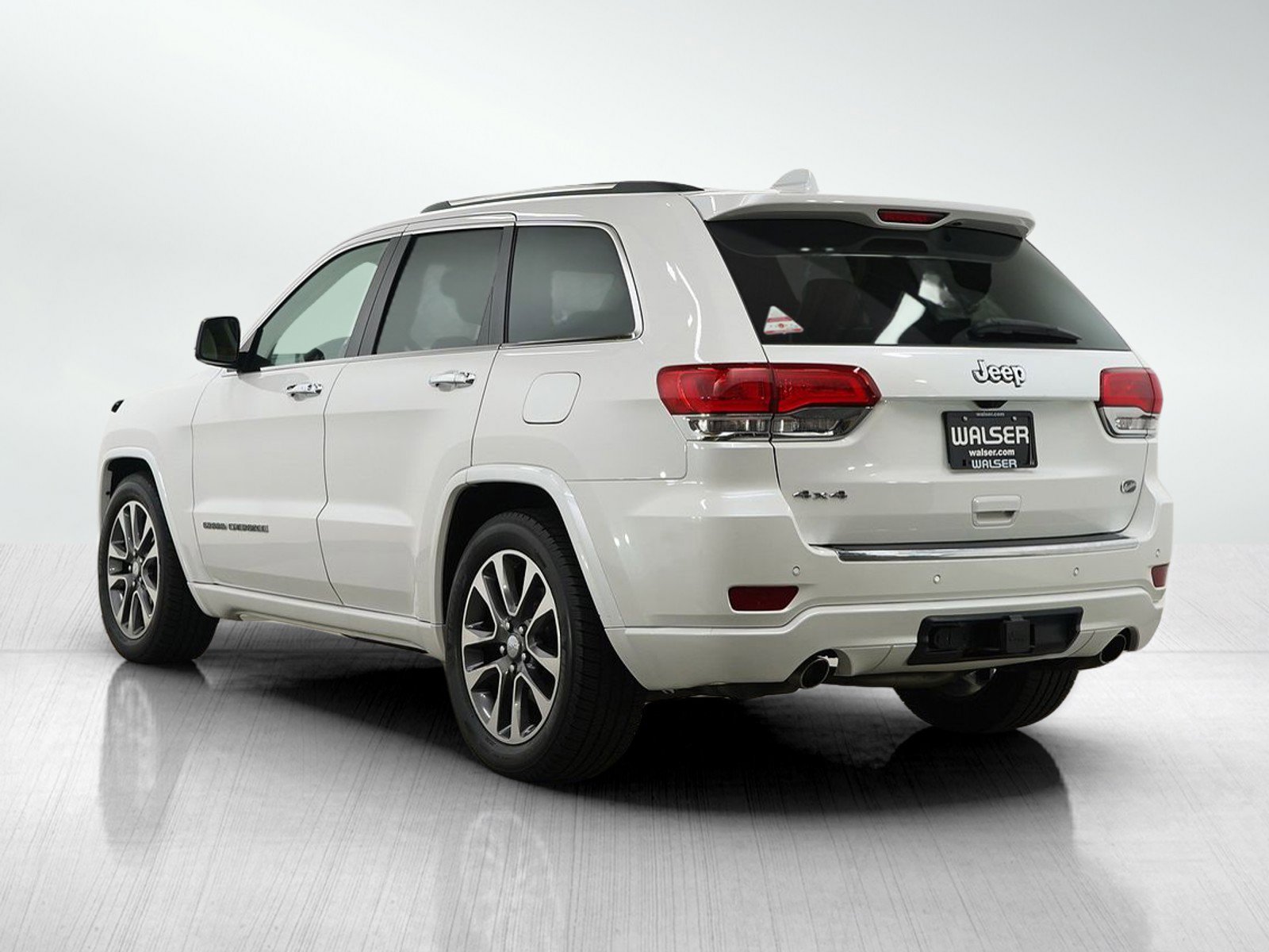 2017 Jeep Grand Cherokee Overland photo 3