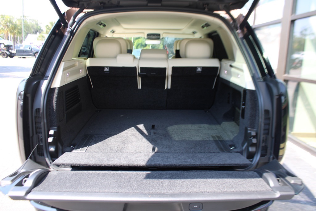 2024 Land Rover Range Rover SV photo 49