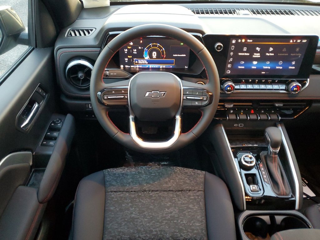 2025 Chevrolet Colorado Z71 photo 5