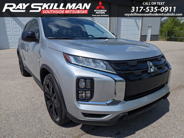 2025 Mitsubishi Outlander Sport LE photo 3