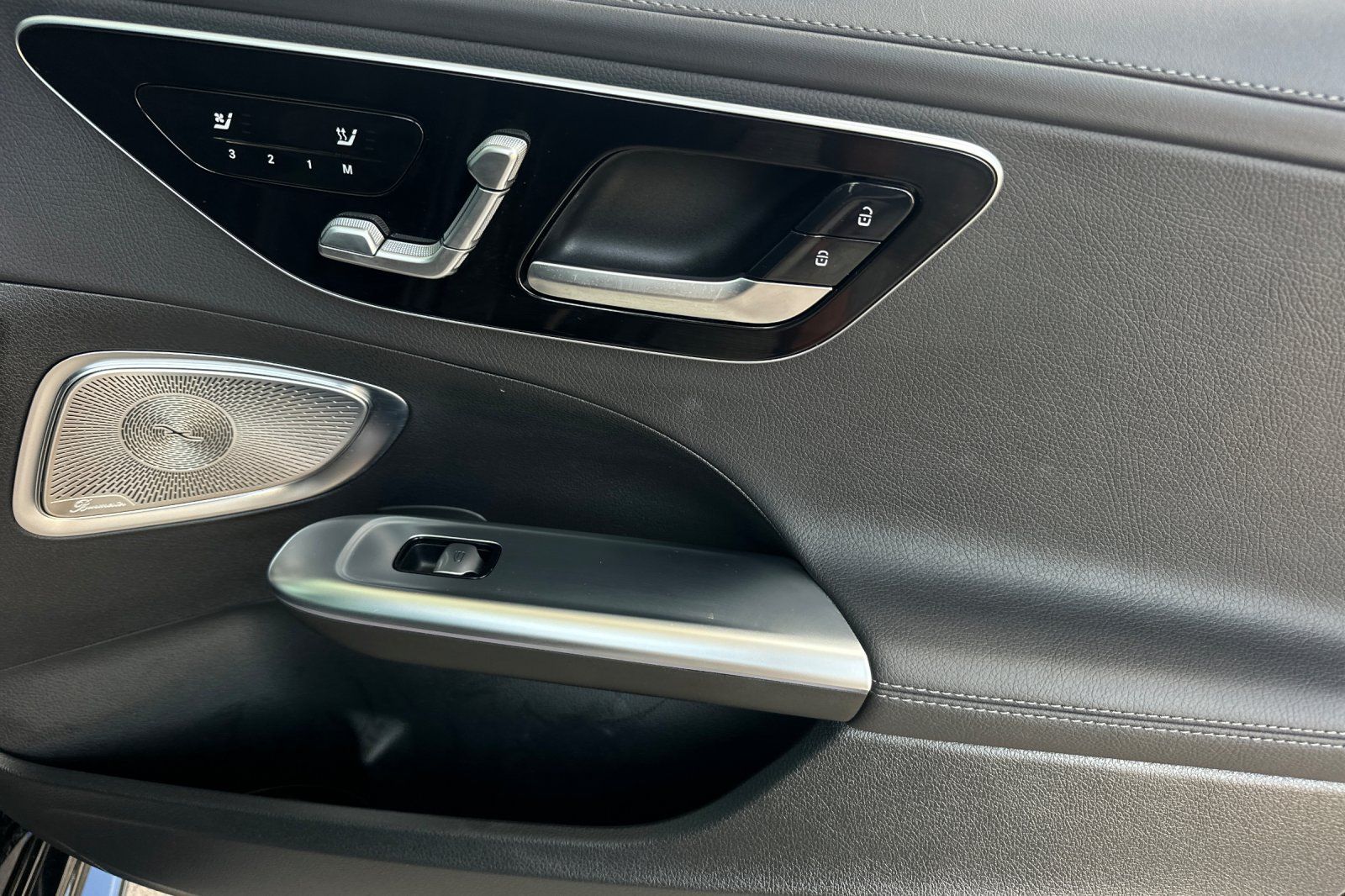 2025 Mercedes Benz C 300 photo 29
