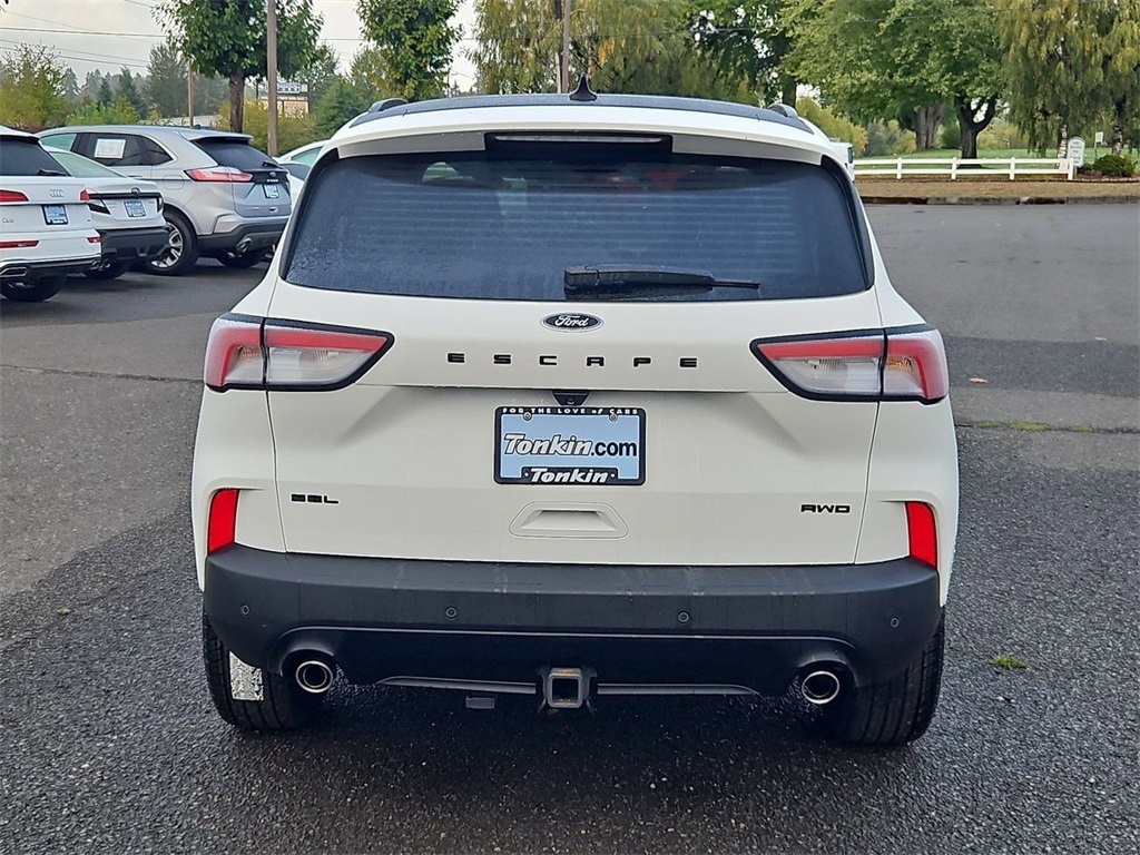 2022 Ford Escape SEL photo 4