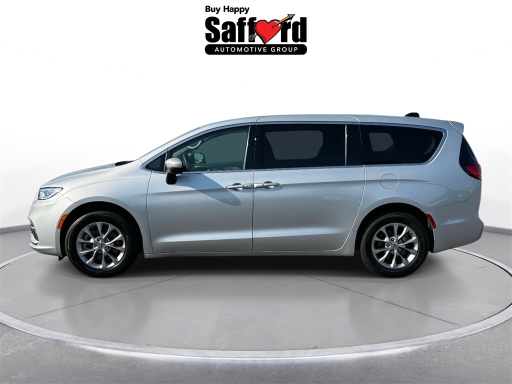 2023 Chrysler Pacifica Touring L photo 5
