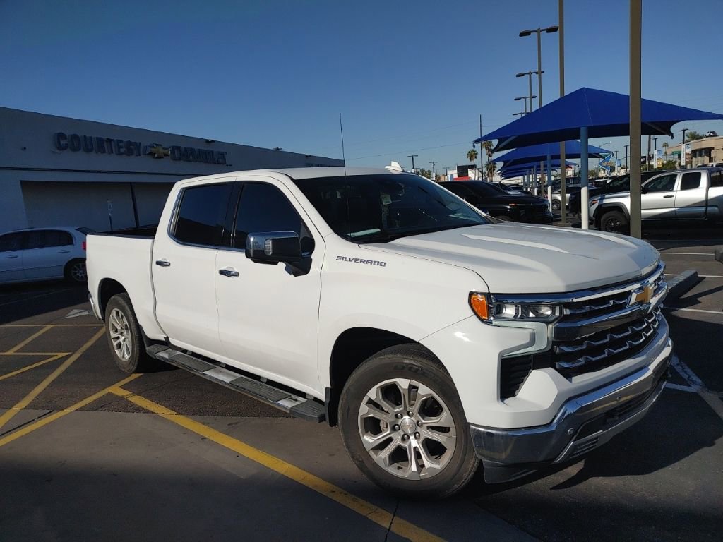 2023 Chevrolet Silverado 1500 LTZ photo 2