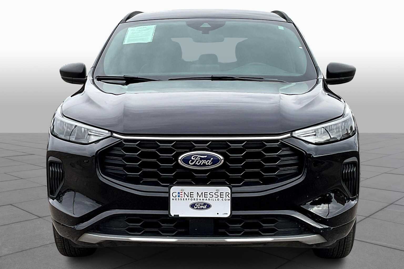 2024 Ford Escape ST-Line photo 2
