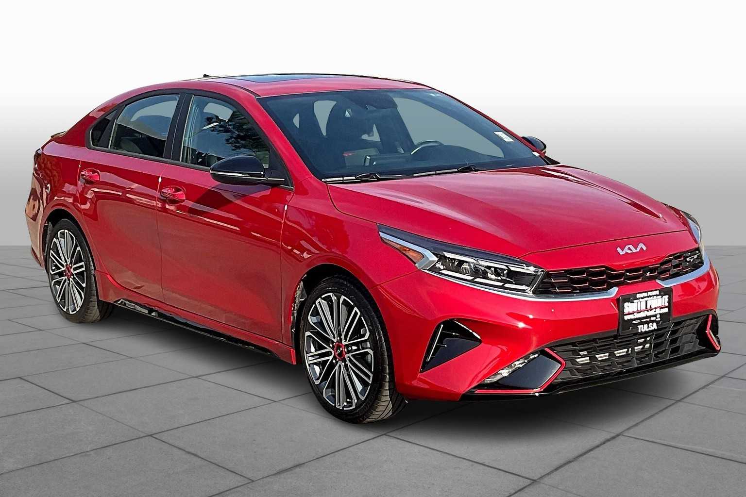2023 Kia Forte GT photo 2