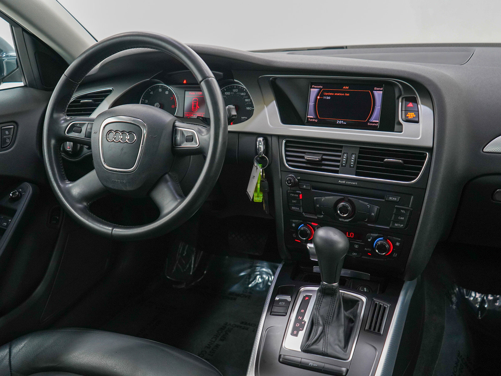 2011 Audi A4 2.0T Premium Plus photo 12