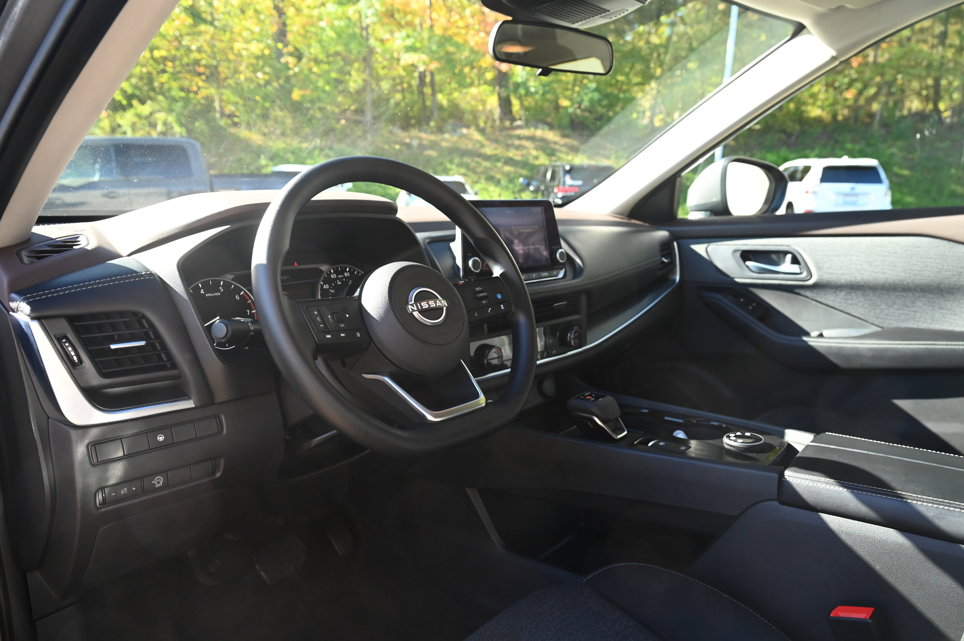 2023 Nissan Rogue SV photo 13