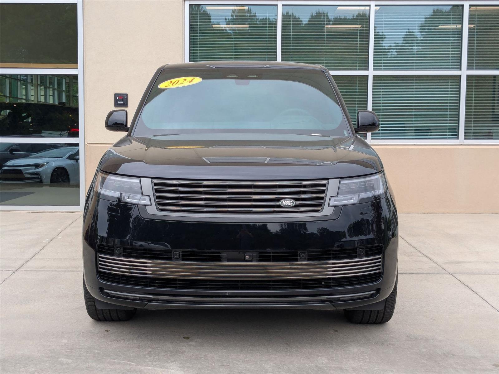 2024 Land Rover Range Rover SV photo 2