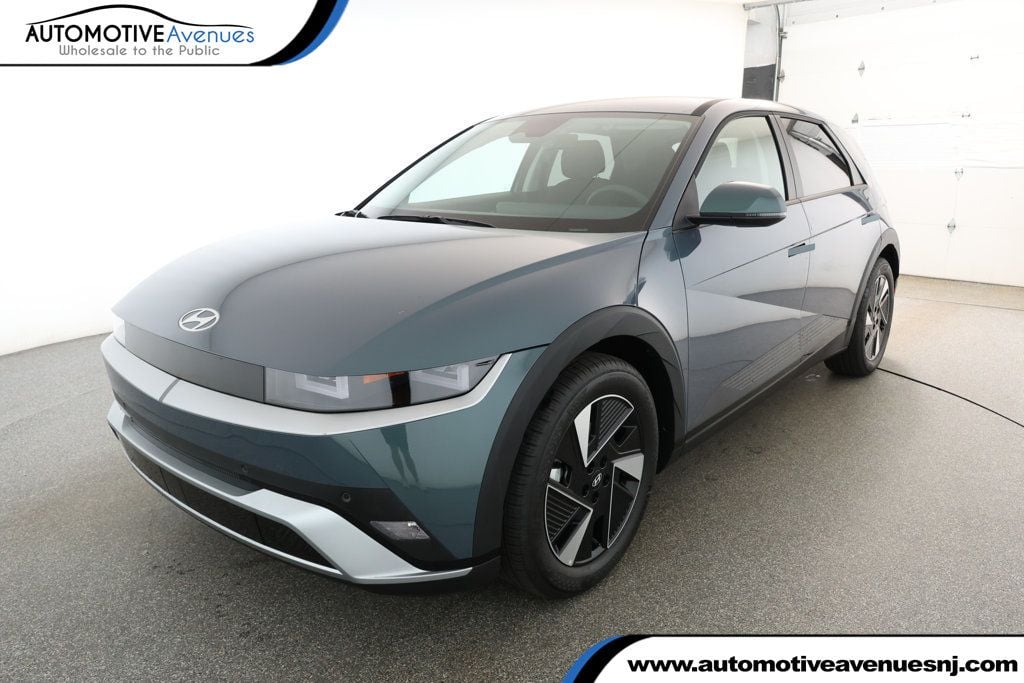 2025 Hyundai IONIQ 5 SE's photo