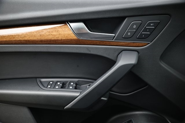 2023 Audi Q5 40 Premium photo 13