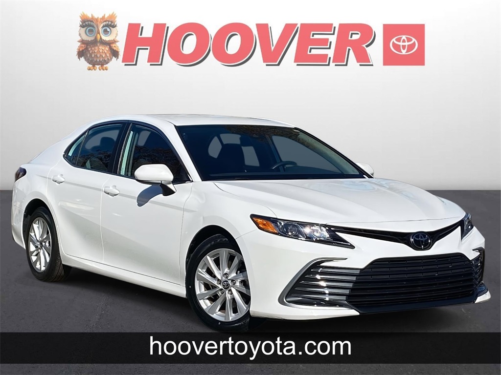 2023 Toyota Camry LE's photo
