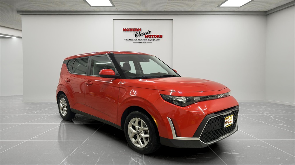 2024 Kia Soul LX's photo