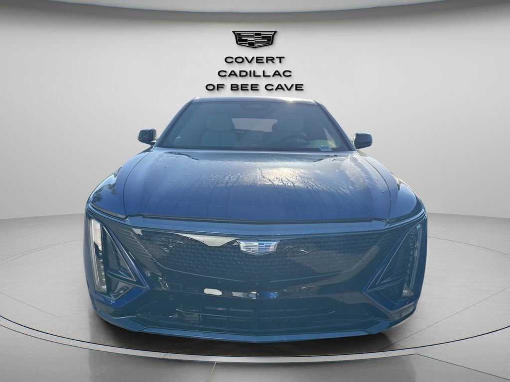 2025 Cadillac Lyriq Sport photo 2