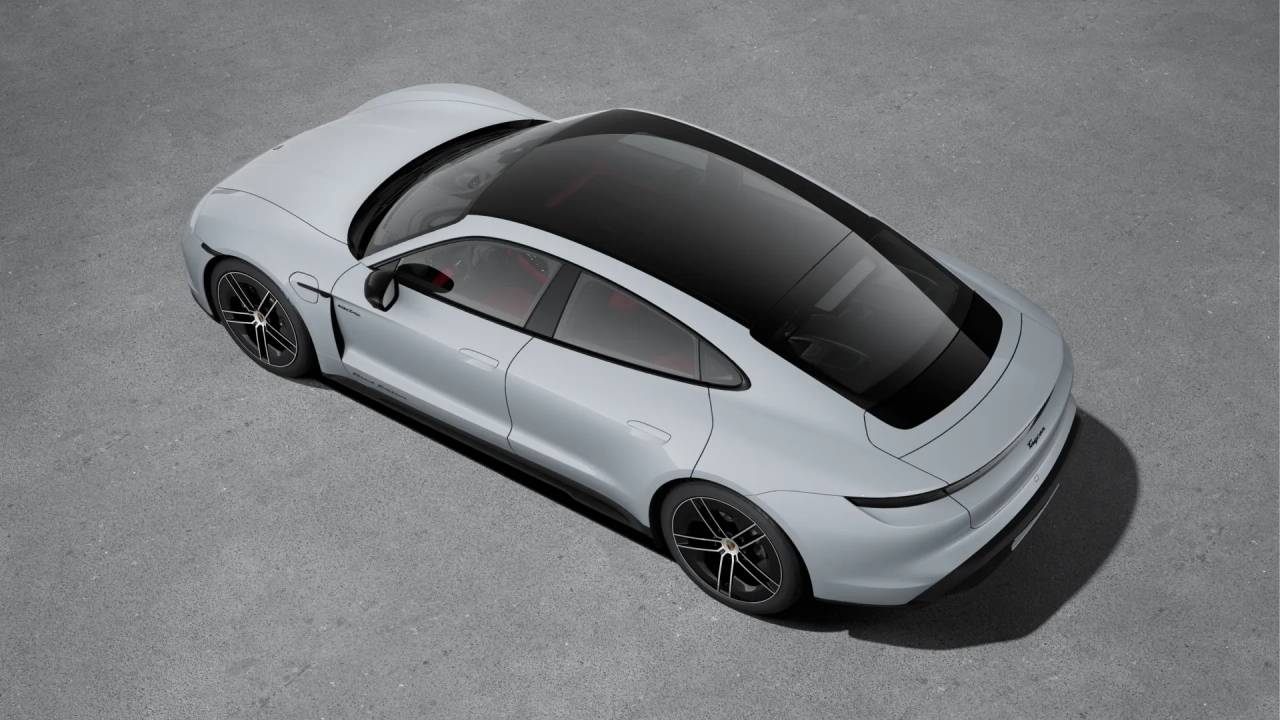 2026 Porsche Taycan 4 photo 4