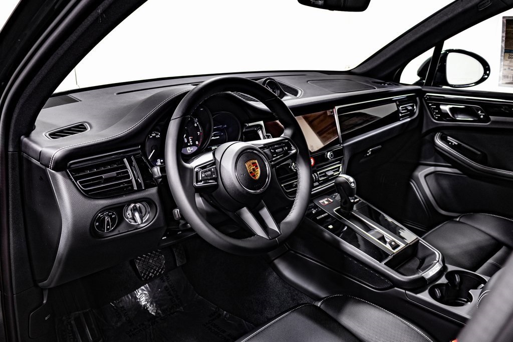 2024 Porsche Macan photo 4