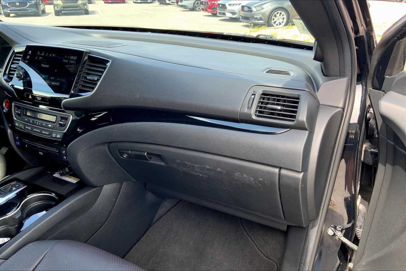2022 Honda Pilot Black Edition photo 18