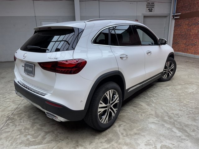 2025 Mercedes Benz GLA 250 4MATIC photo 4