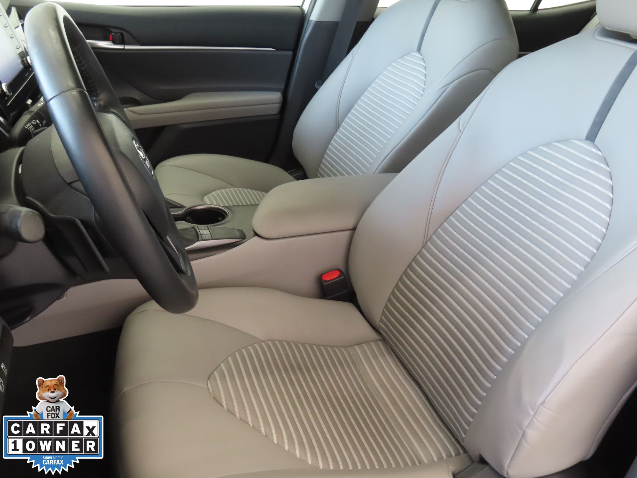 2023 Toyota Camry SE photo 10