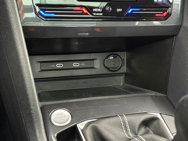 2023 Volkswagen Tiguan SE R-Line Black photo 19