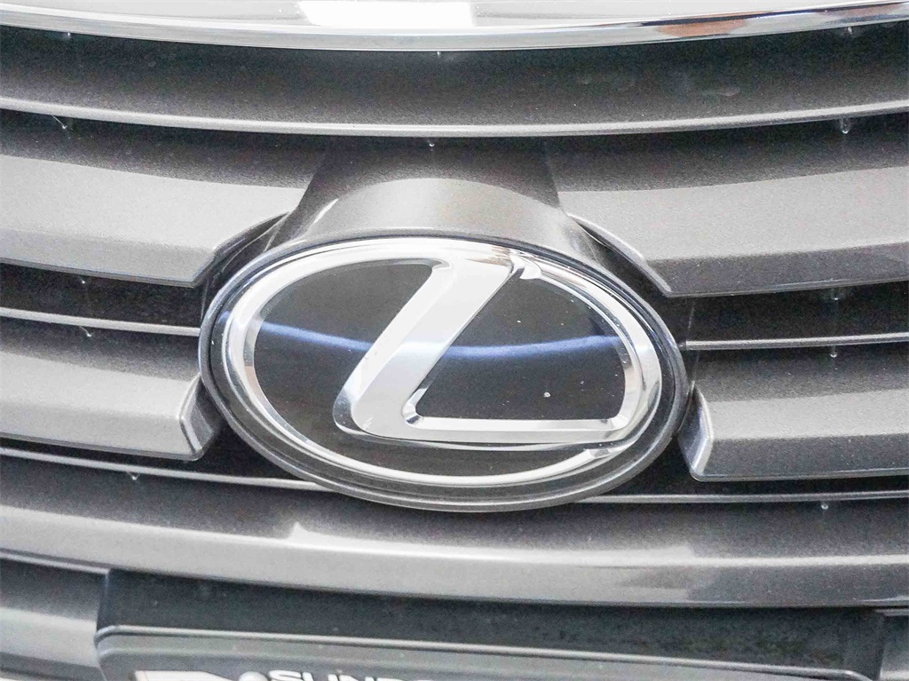 2017 Lexus NX 200t Luxury photo 4