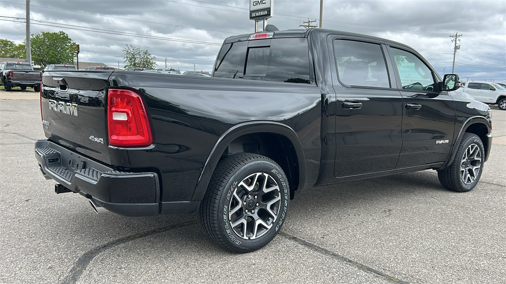 2025 Ram 1500 Laramie photo 3