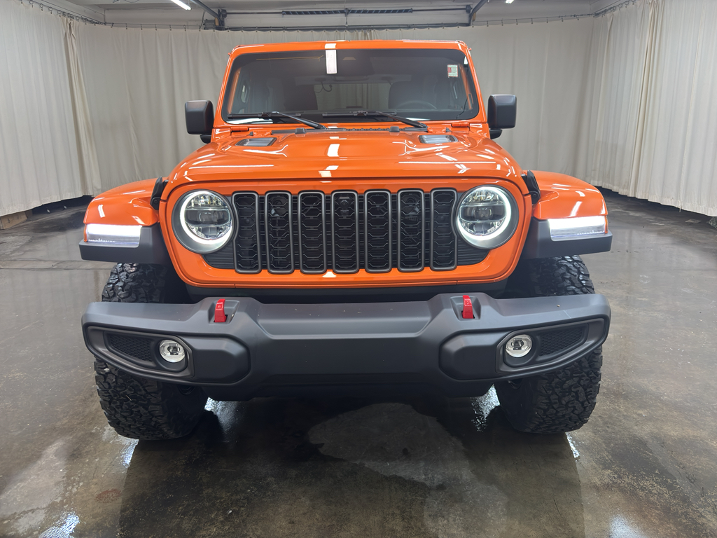 2025 Jeep Wrangler Rubicon photo 2
