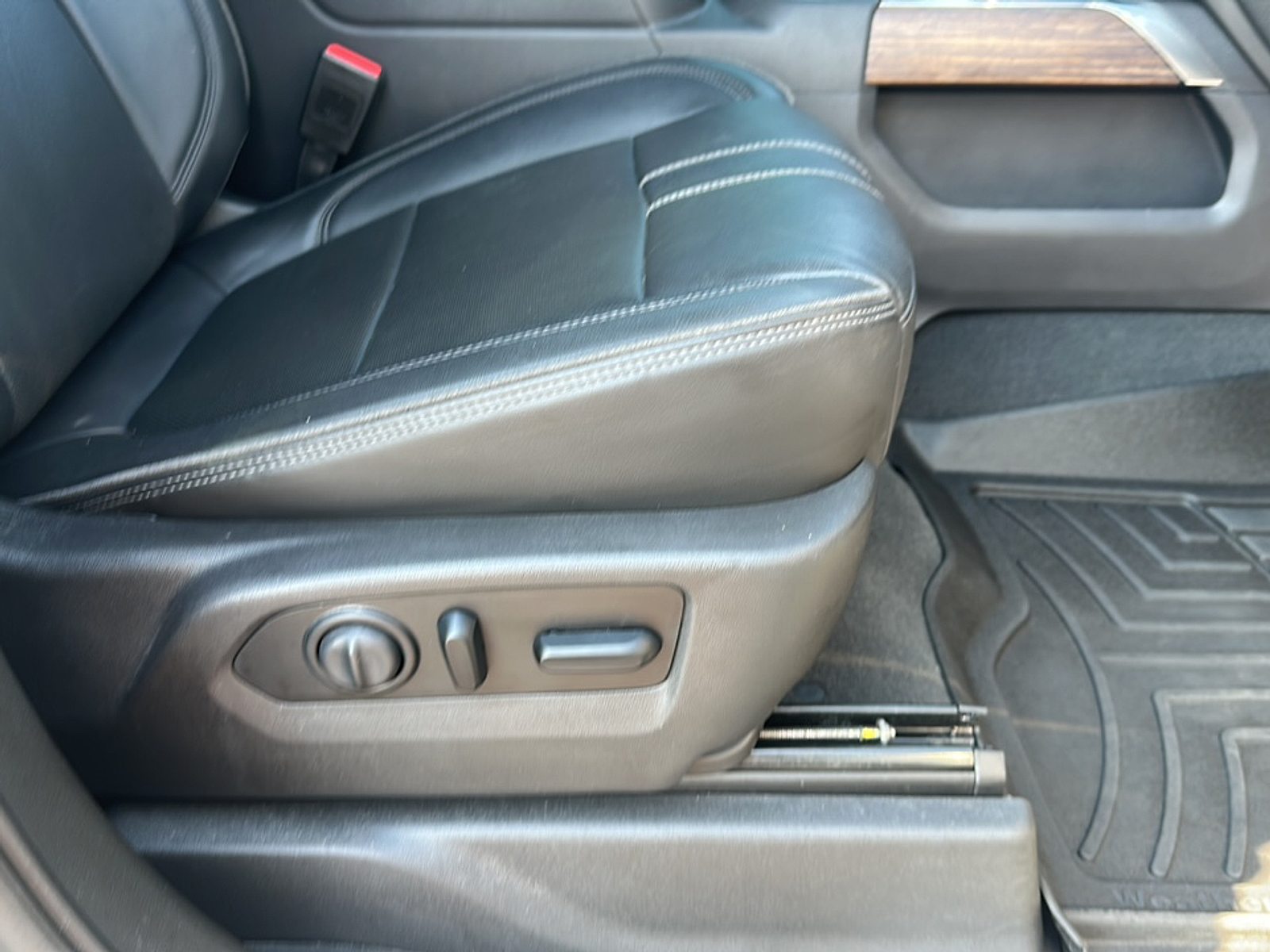 2021 Chevrolet Silverado 1500 High Country photo 10
