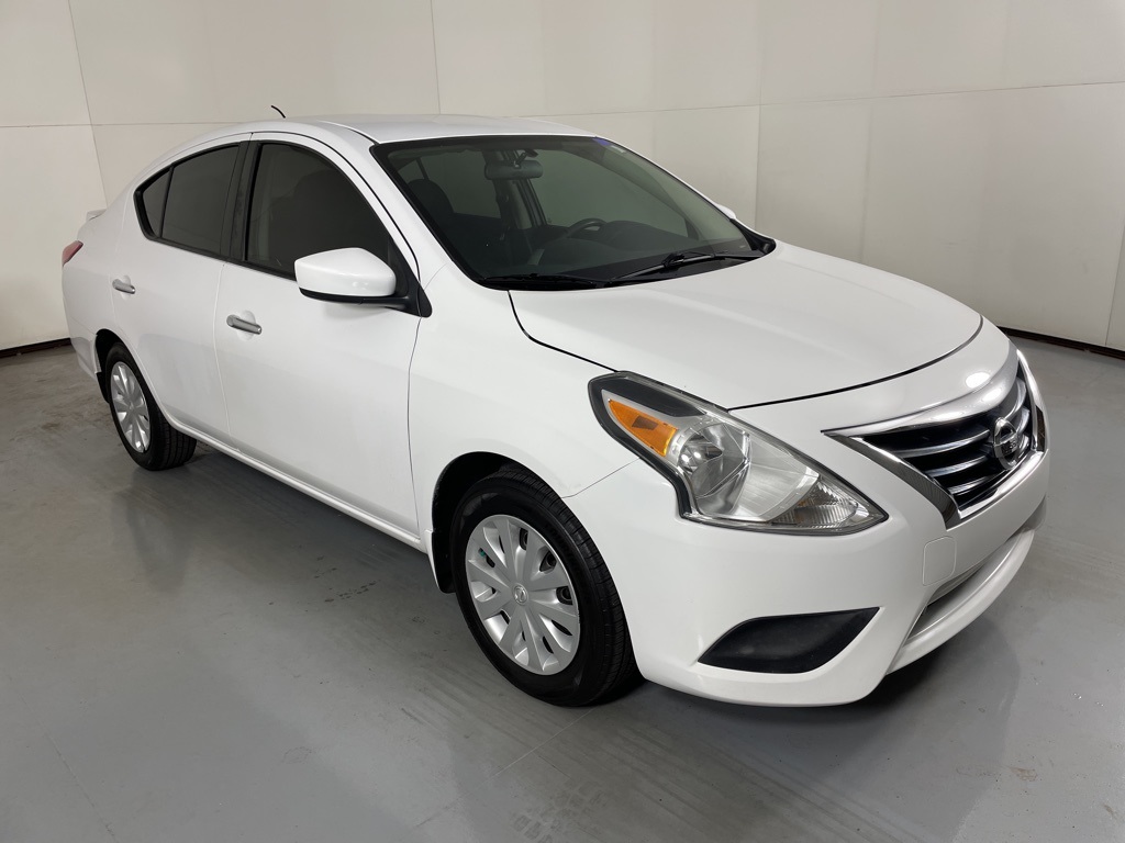 2016 Nissan Versa 1.6 SV photo 2