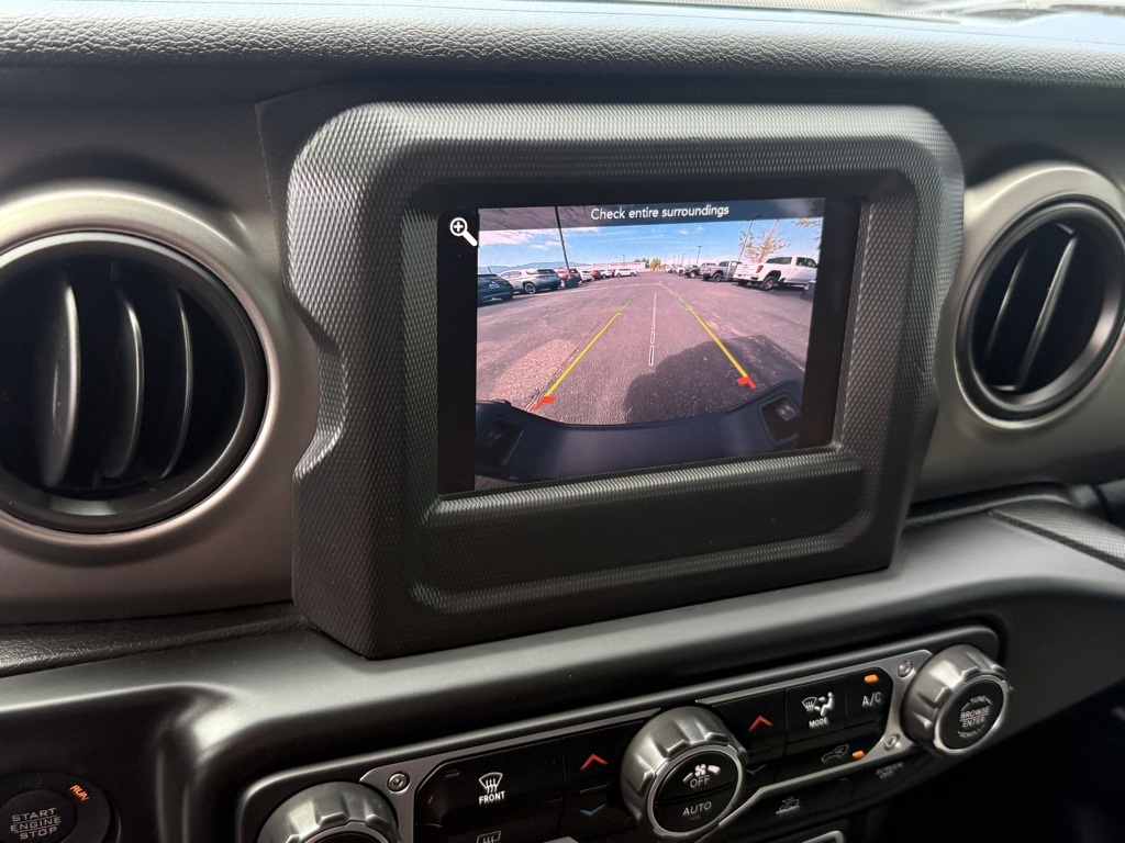 2021 Jeep Gladiator Willys photo 13