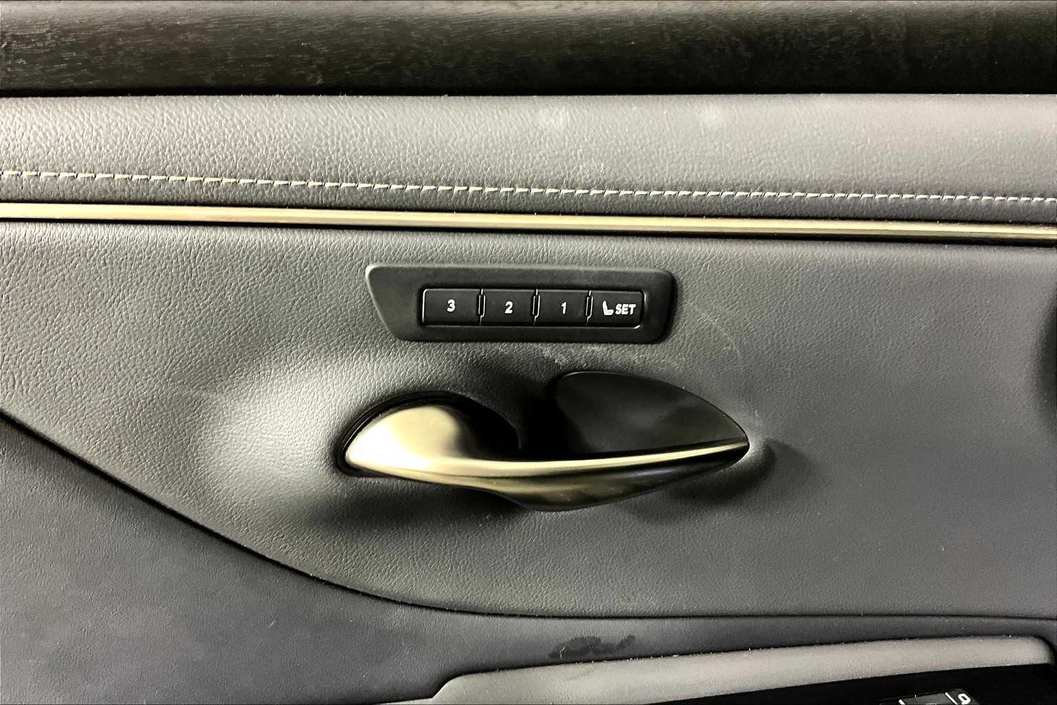 2023 Lexus ES Premium photo 31