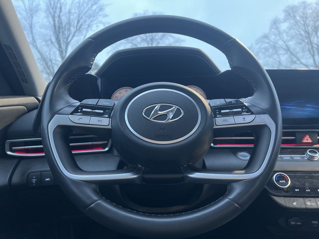 2022 Hyundai Elantra Limited photo 15