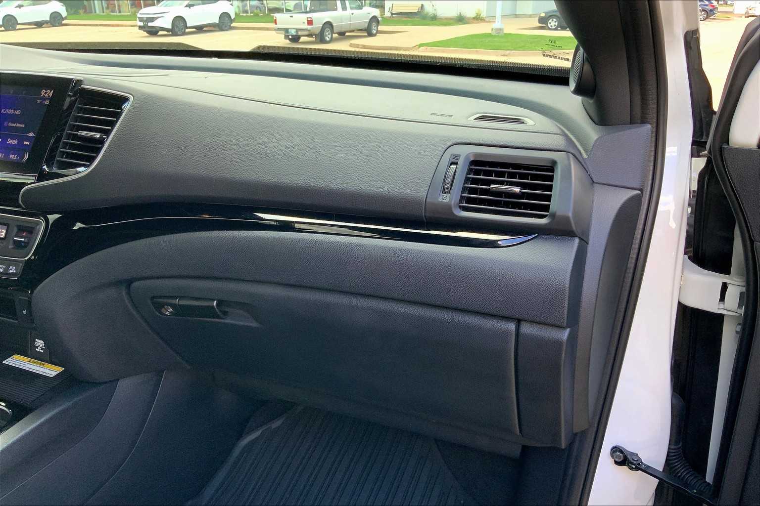 2022 Honda Ridgeline Black Edition photo 14