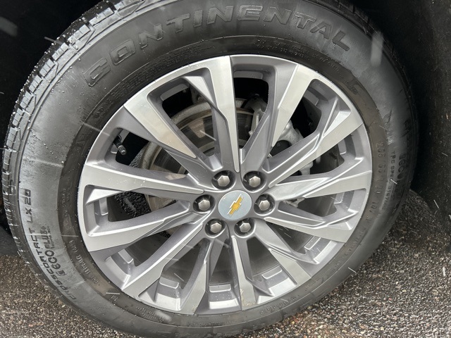 2023 Chevrolet Traverse Premier photo 3