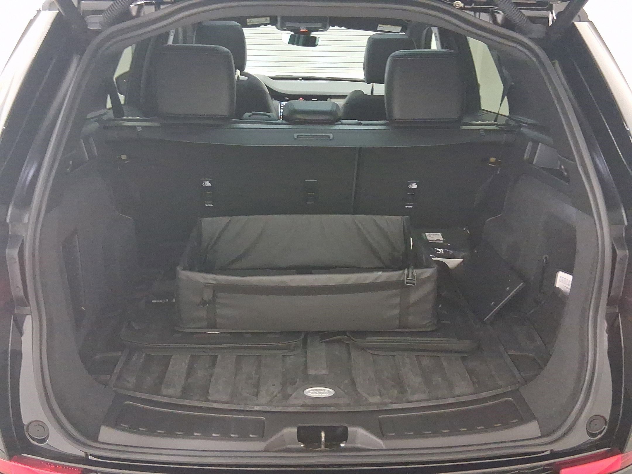 2025 Land Rover Discovery Sport Dynamic SE photo 26