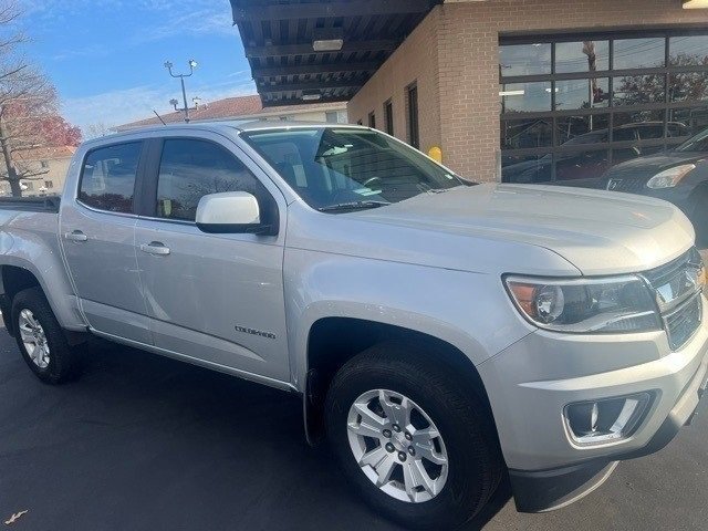 2019 Chevrolet Colorado LT photo 3