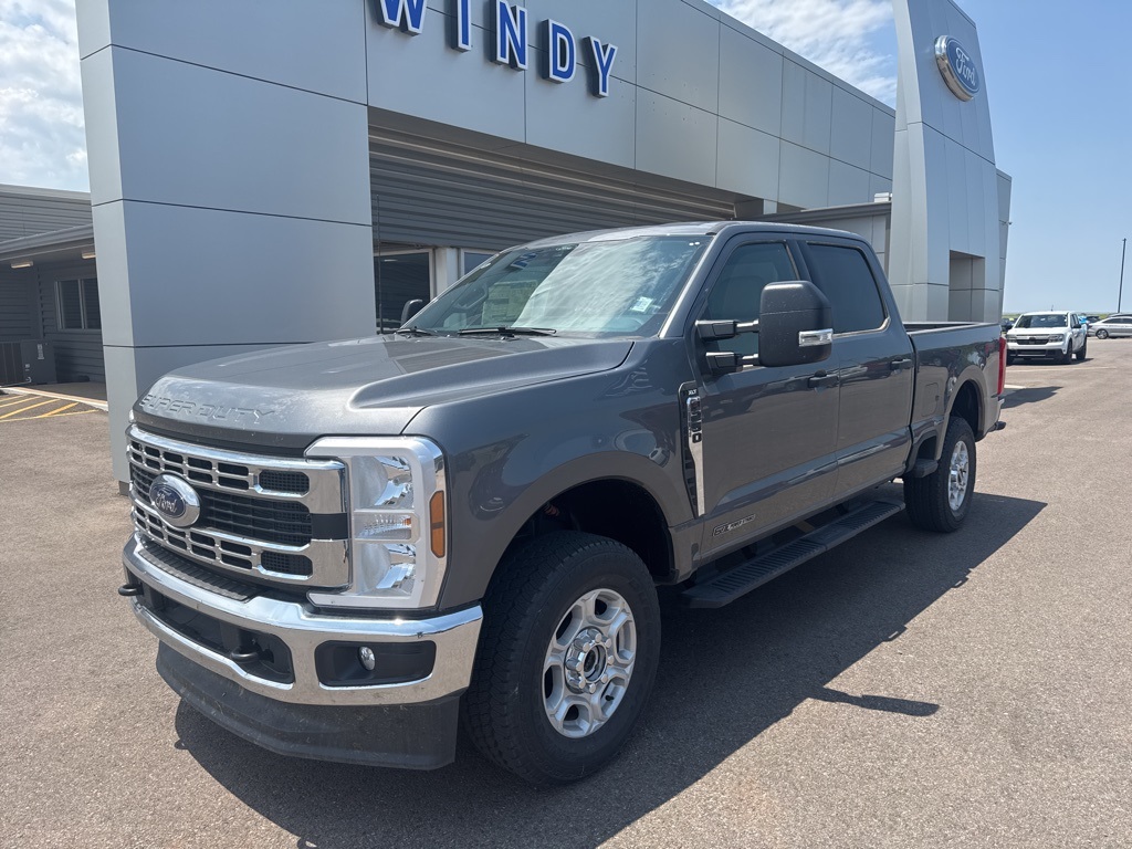 2025 Ford F-250 Super Duty XLT's photo