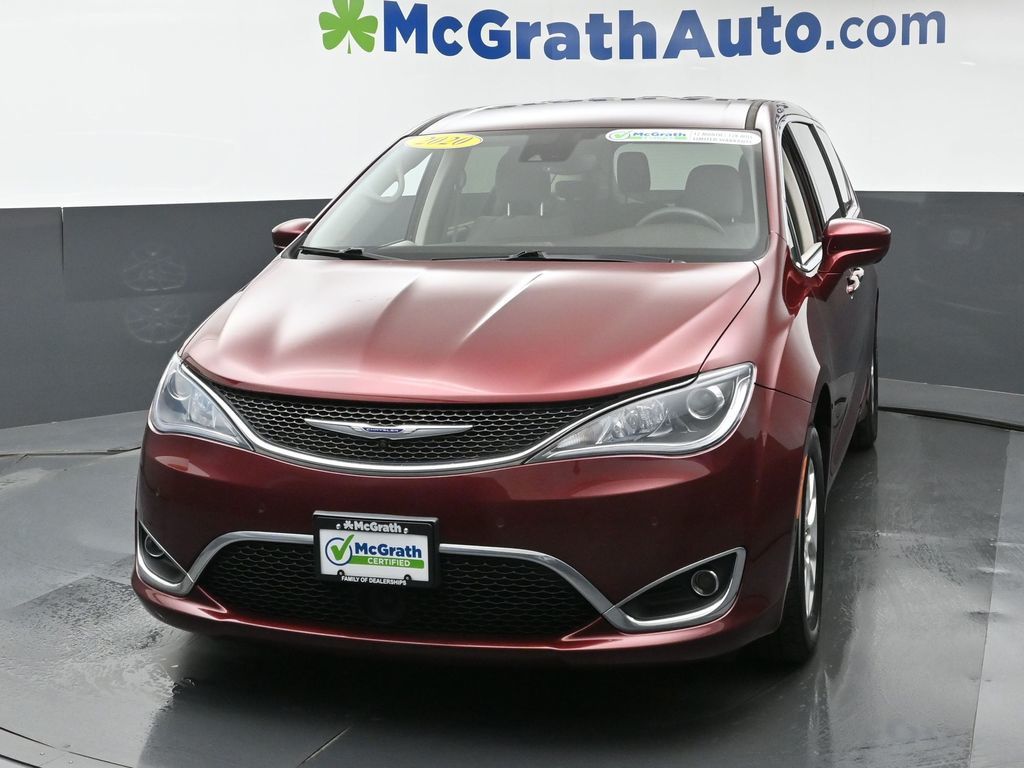 2020 Chrysler Pacifica Touring photo 4