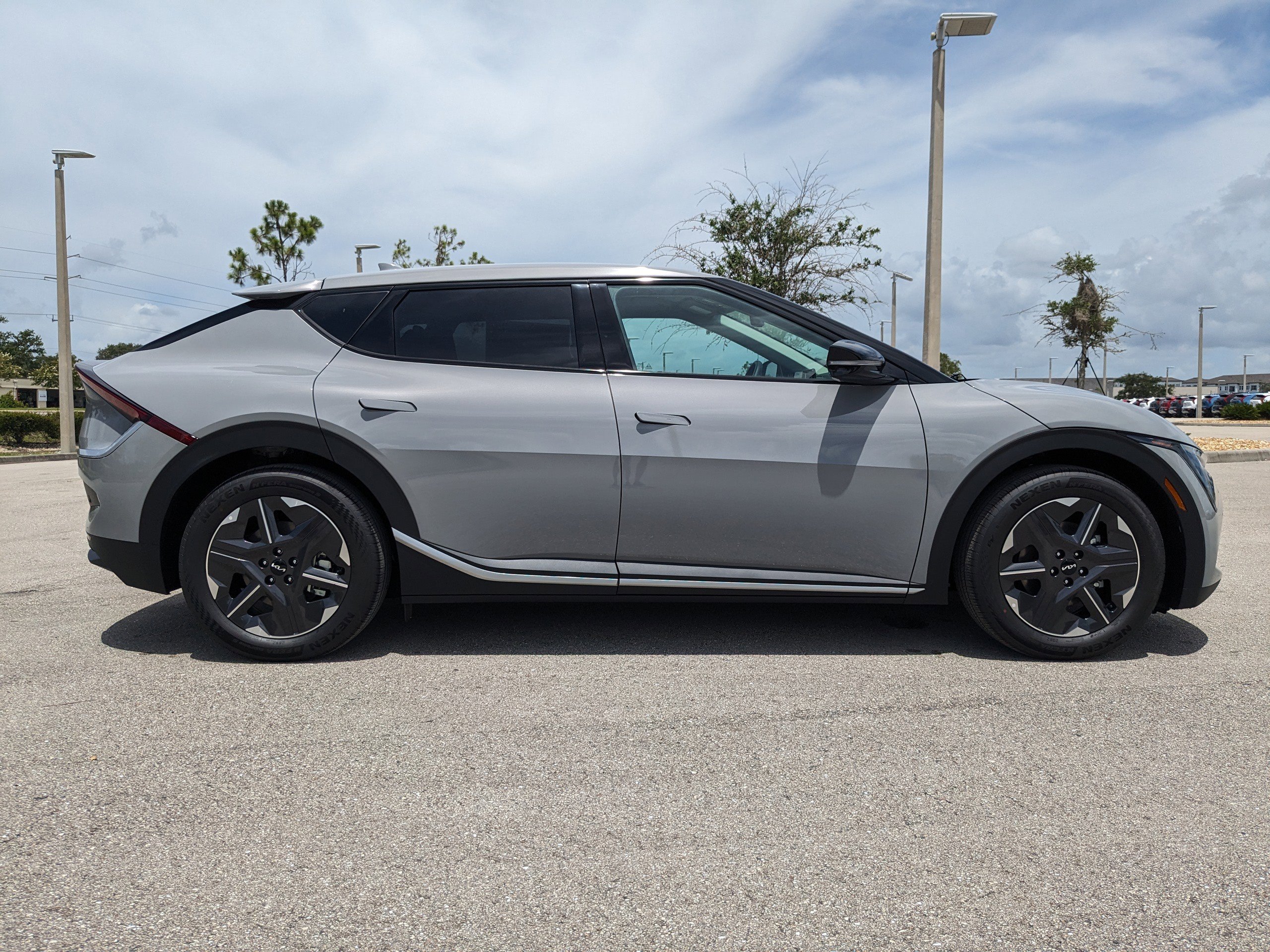 2025 Kia EV6 Light photo 3