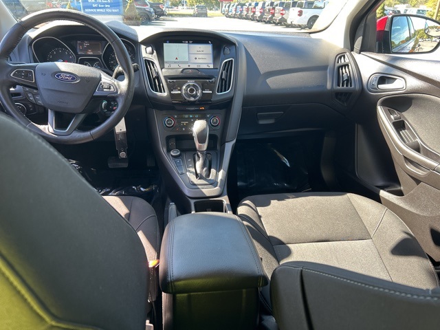 2017 Ford Focus SEL photo 13