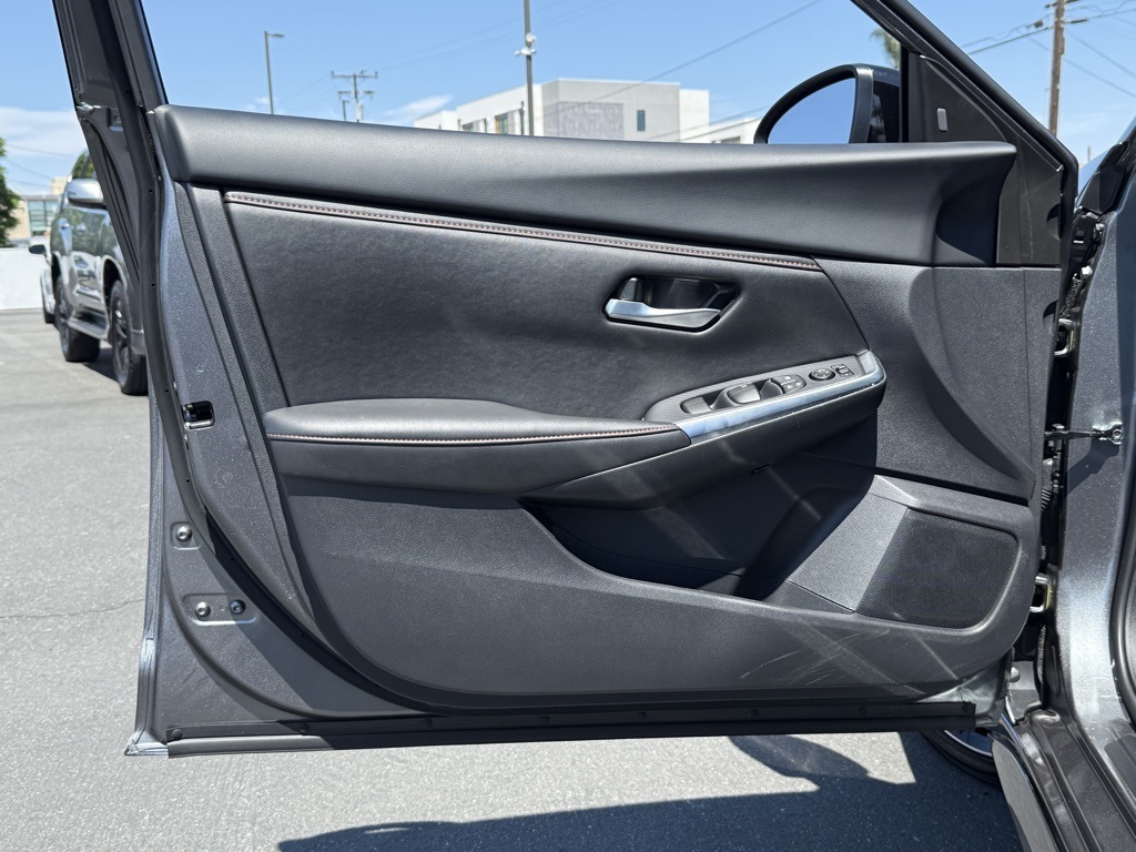 2025 Nissan Sentra SR photo 15