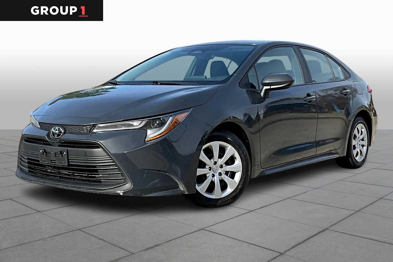 2023 Toyota Corolla LE's photo