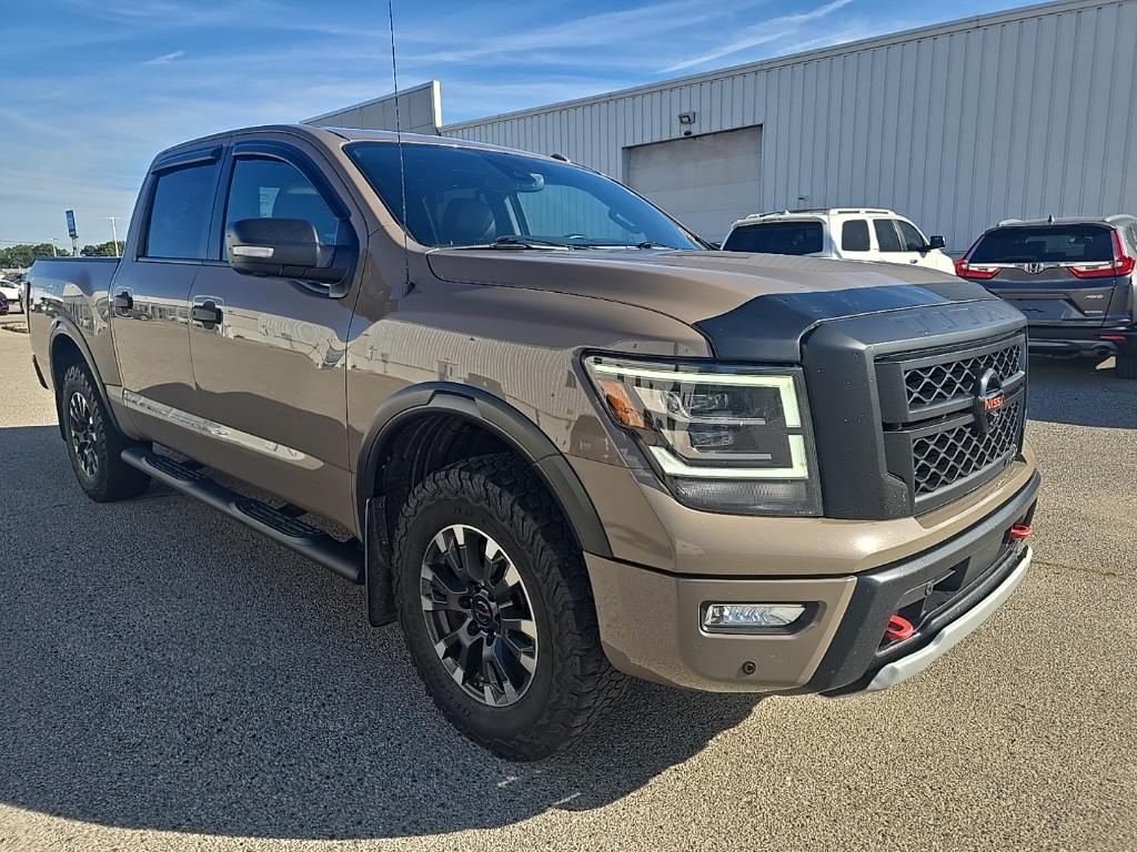 2021 Nissan Titan PRO-4X photo 2