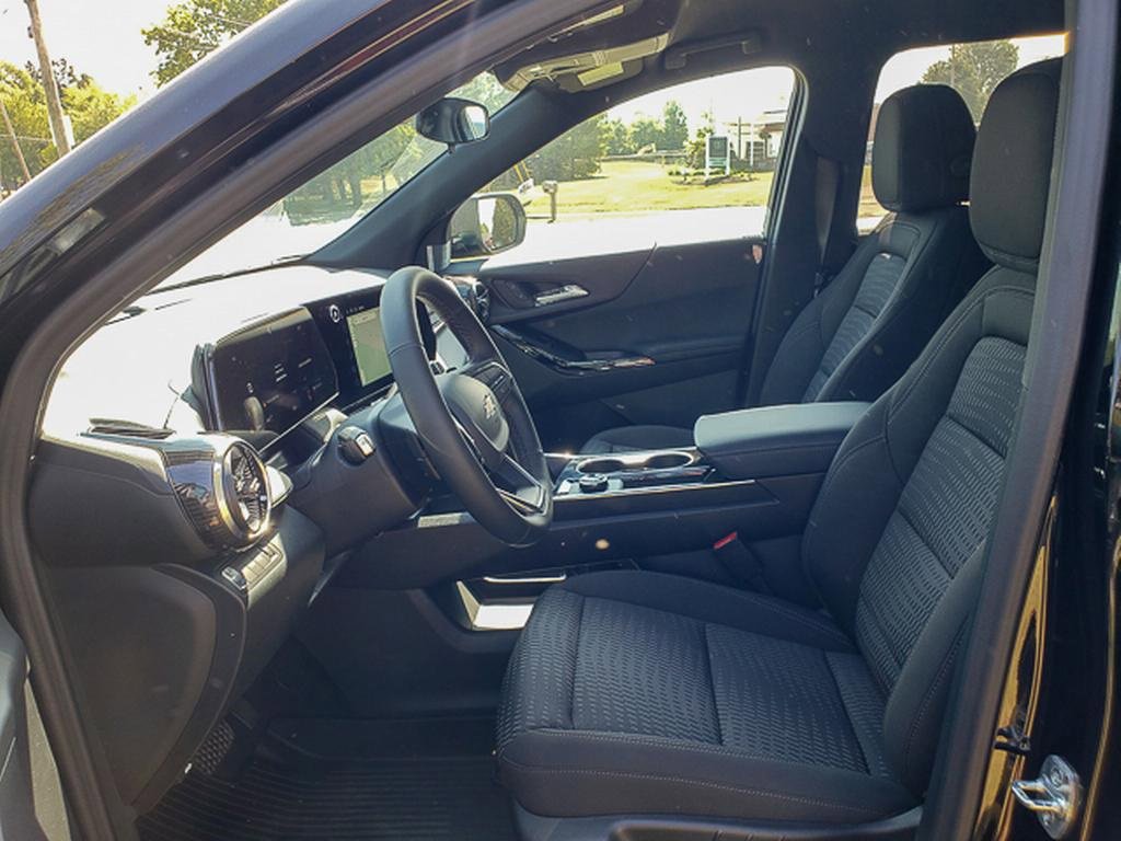2026 Chevrolet Equinox LT photo 10