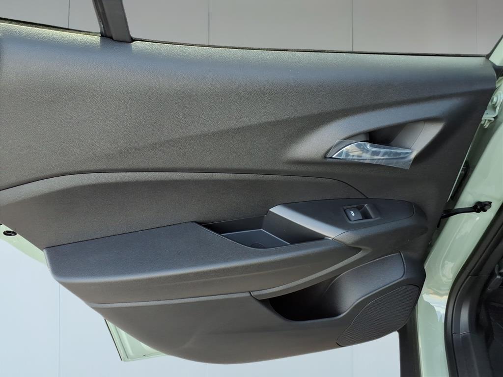 2026 Chevrolet Trax ACTIV photo 9