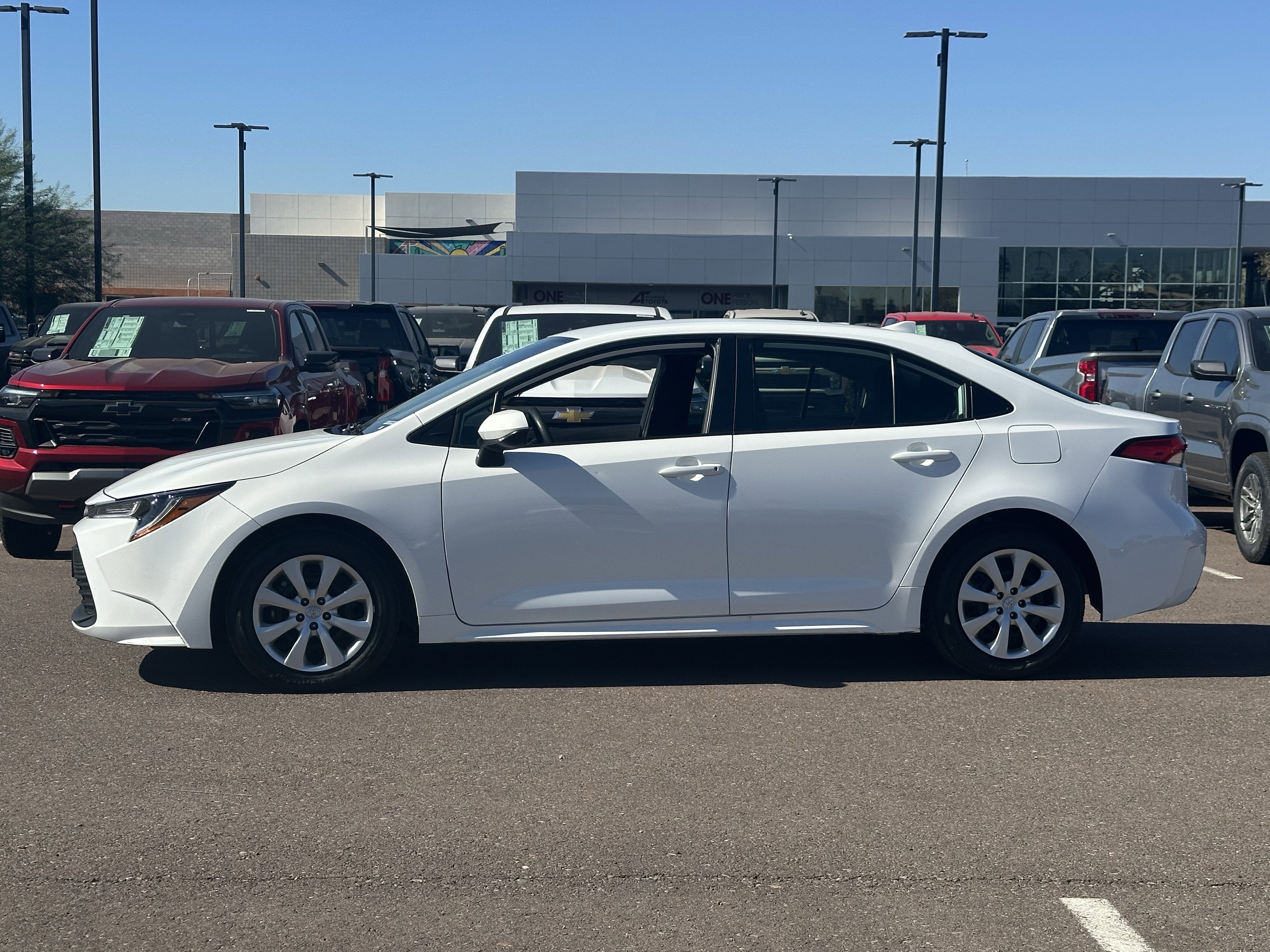 Used 2024 Toyota Corolla LE with VIN 5YFB4MDE7RP123520 for sale in Northfield, Minnesota